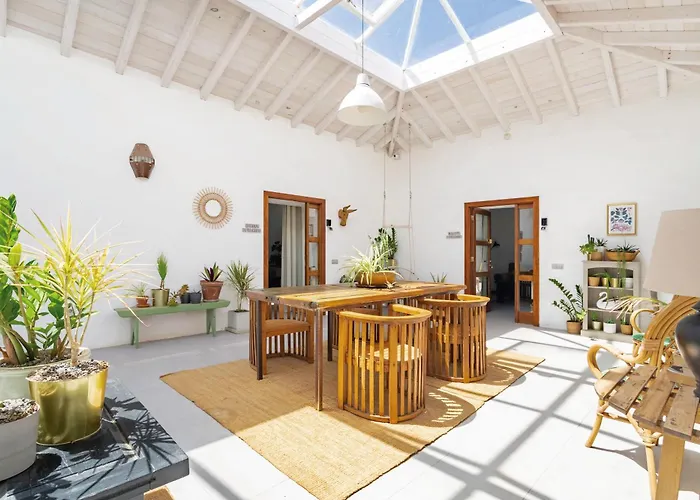 Bodega Botanica - Shared Pool - Island Location - 10 Mins Drive To Famara And La Santa *