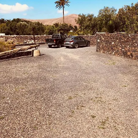 Bodega Botanica - Shared Pool - Island Location - 10 Mins Drive To Famara And La Santa Apartament Tiagua