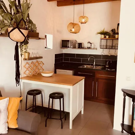 Bodega Botanica - Shared Pool - Island Location - 10 Mins Drive To Famara And La Santa Tiagua