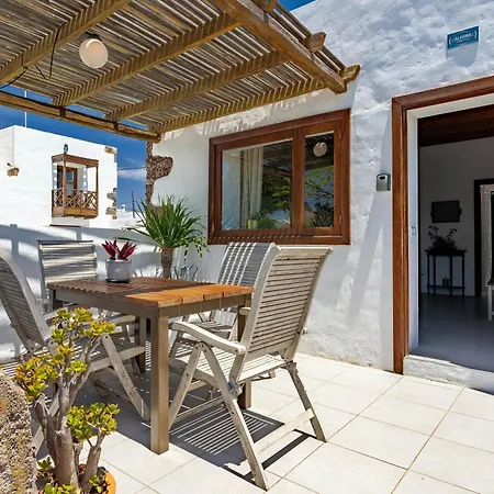 Apartment Bodega Botanica - Shared Pool - Island Location - 10 Mins Drive To Famara And La Santa Tiagua