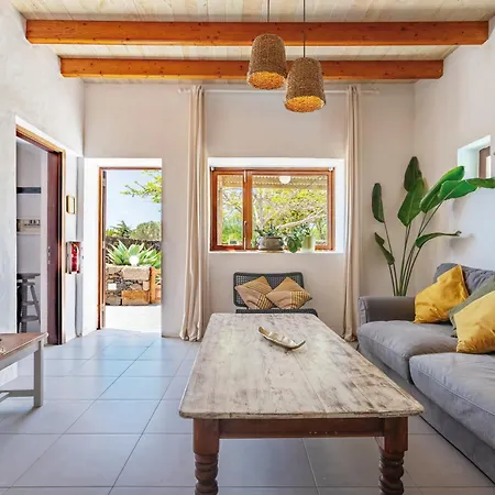 Daire Bodega Botanica - Shared Pool - Island Location - 10 Mins Drive To Famara And La Santa *