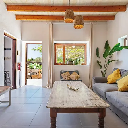 Apartment Bodega Botanica - Shared Pool - Island Location - 10 Mins Drive To Famara And La Santa *