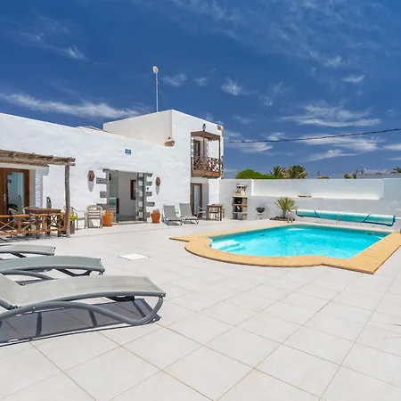 Apartment Bodega Botanica - Shared Pool - Island Location - 10 Mins Drive To Famara And La Santa *