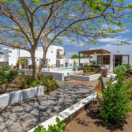 Apartment Bodega Botanica - Shared Pool - Island Location - 10 Mins Drive To Famara And La Santa Tiagua