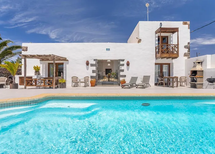 Bodega Botanica - Shared Pool - Island Location - 10 Mins Drive To Famara And La Santa